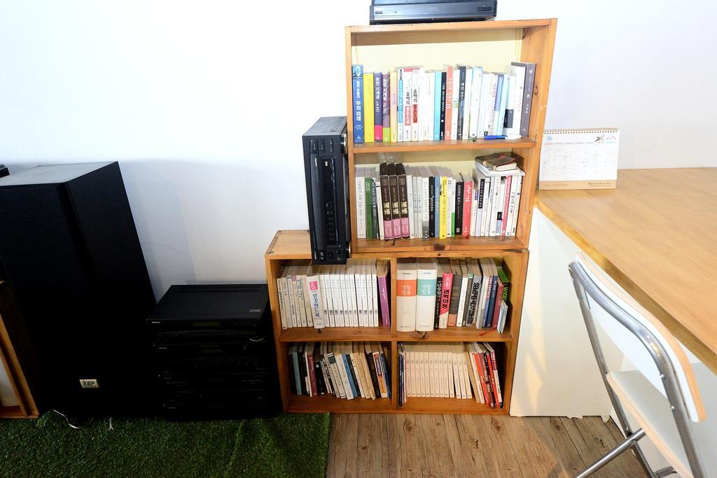 Maison Sondemul Guesthouse Jeju Bagian luar foto