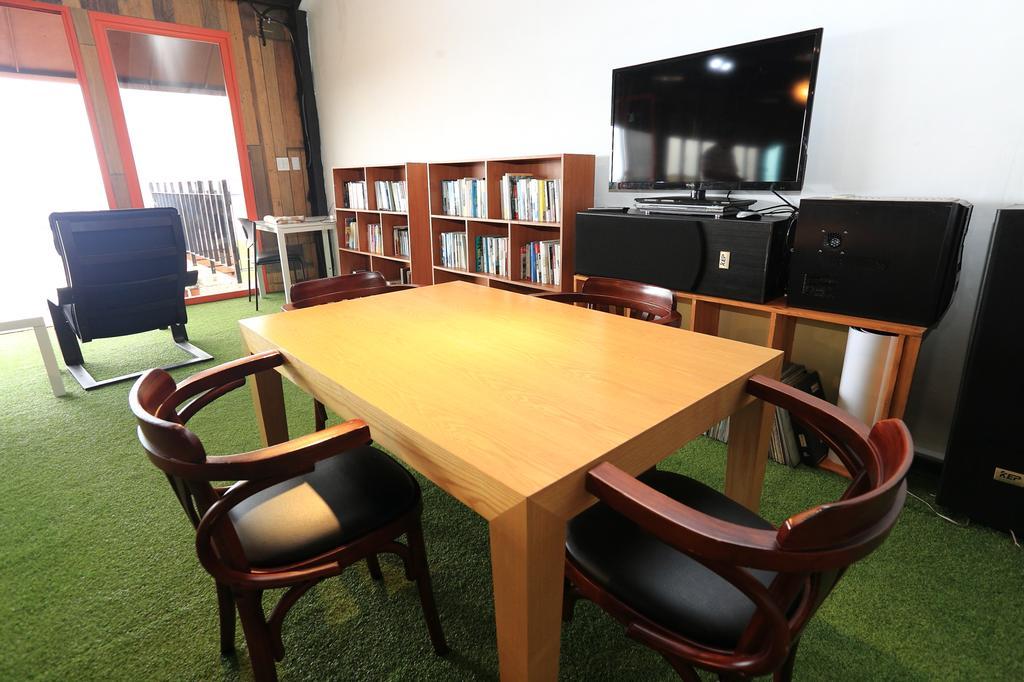 Maison Sondemul Guesthouse Jeju Bagian luar foto