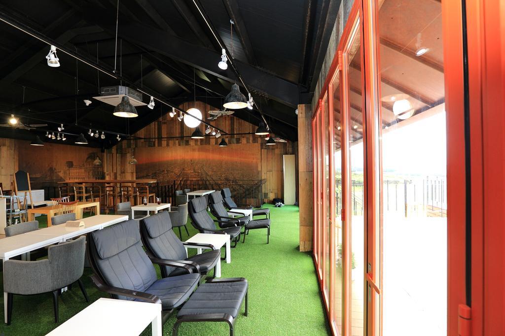 Maison Sondemul Guesthouse Jeju Bagian luar foto