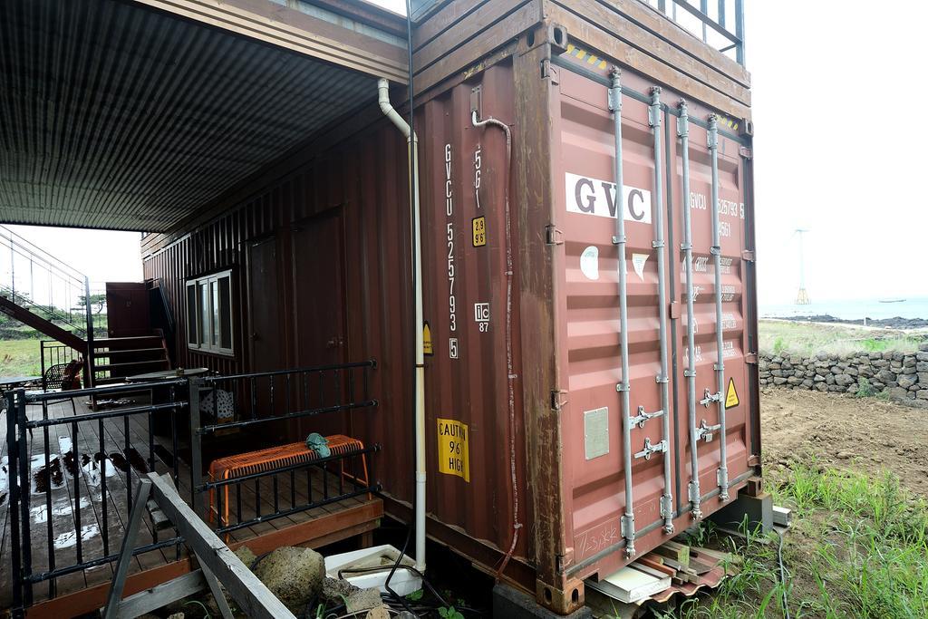 Maison Sondemul Guesthouse Jeju Bagian luar foto