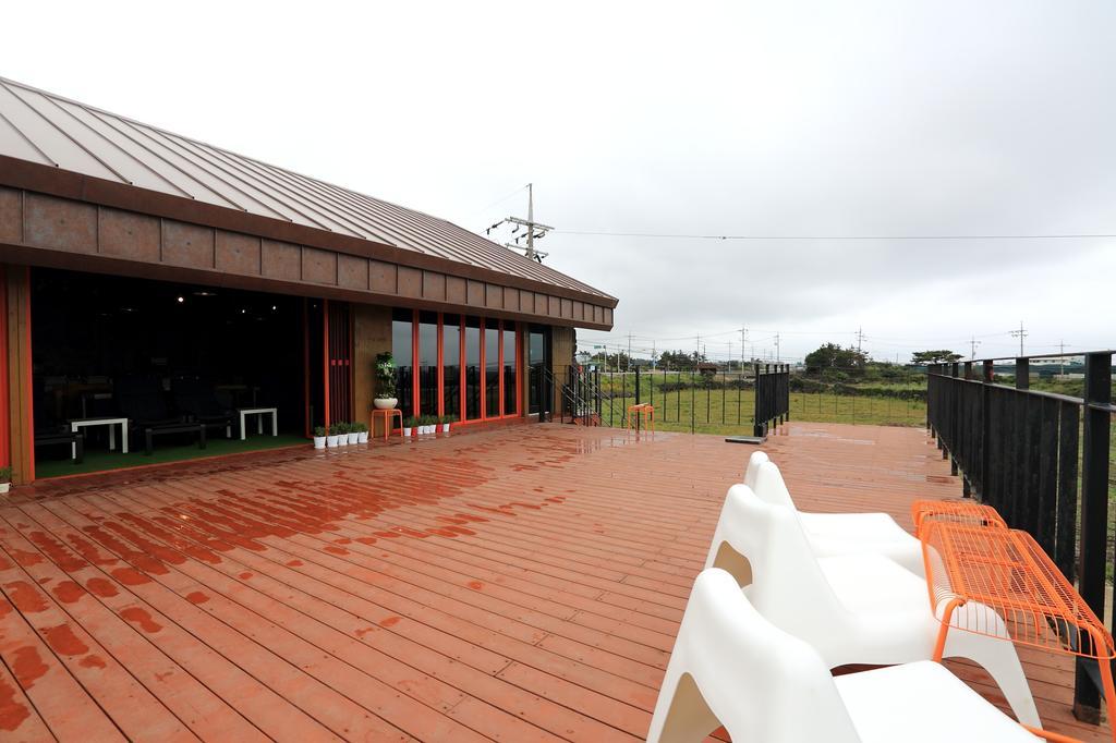 Maison Sondemul Guesthouse Jeju Bagian luar foto
