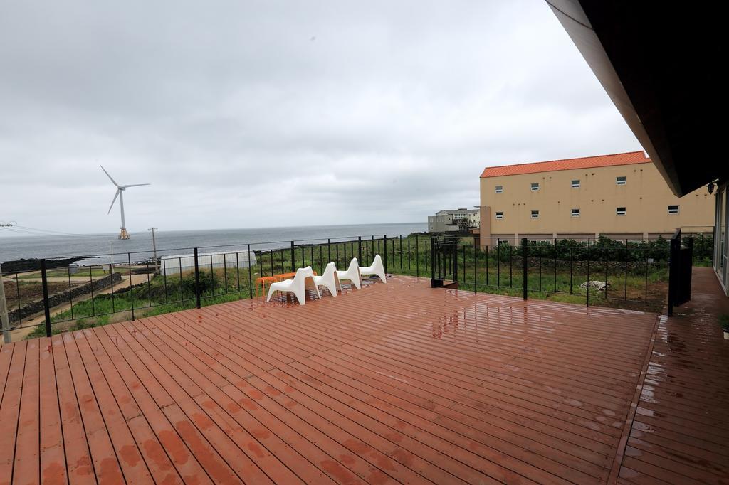 Maison Sondemul Guesthouse Jeju Bagian luar foto