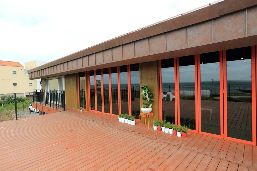 Maison Sondemul Guesthouse Jeju Bagian luar foto