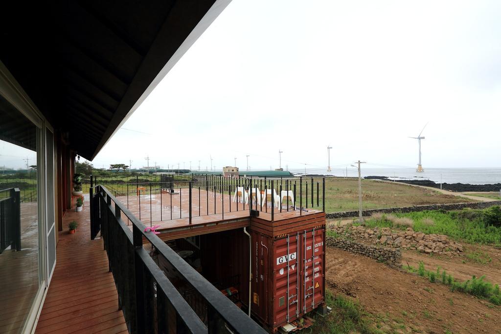 Maison Sondemul Guesthouse Jeju Bagian luar foto