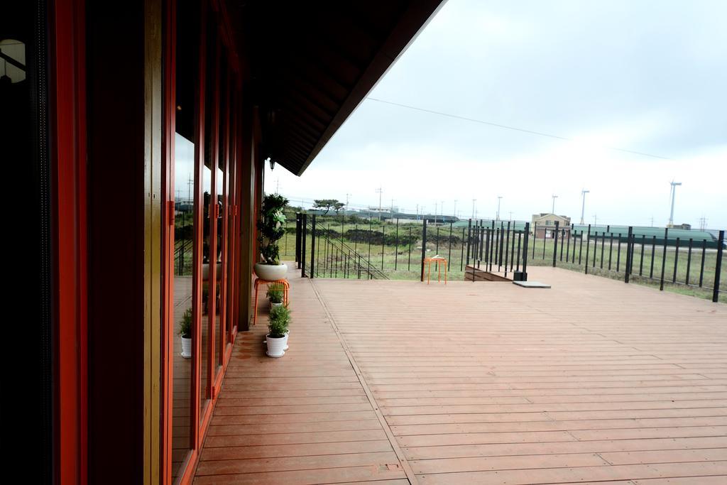 Maison Sondemul Guesthouse Jeju Bagian luar foto